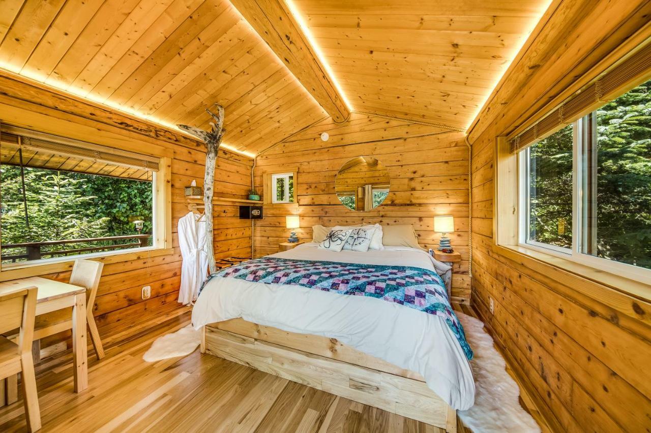 Stillpoint Lodge - All-Inclusive Halibut Cove Ngoại thất bức ảnh