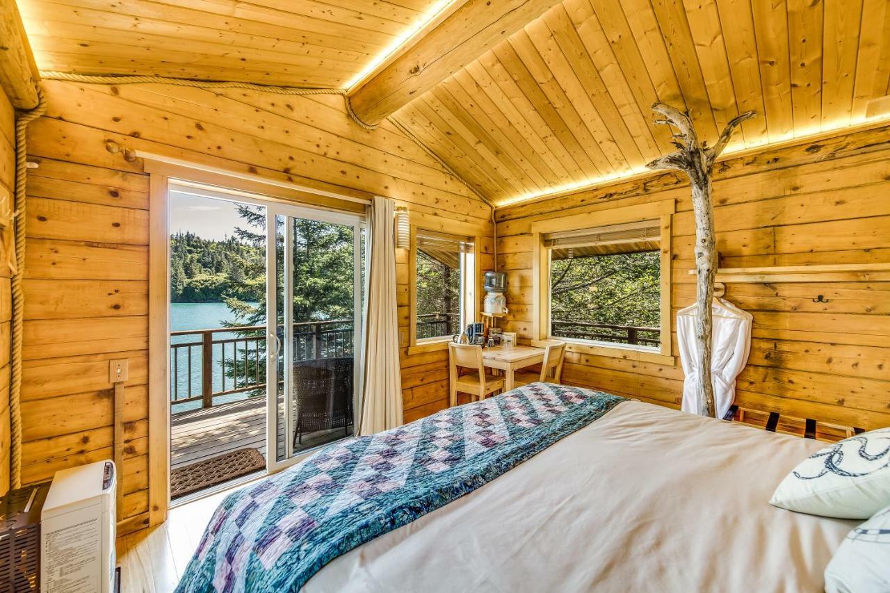 Stillpoint Lodge - All-Inclusive Halibut Cove Ngoại thất bức ảnh